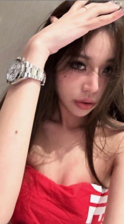 Descubre la Pasión y Misterio de Macarena Oscura Hoy