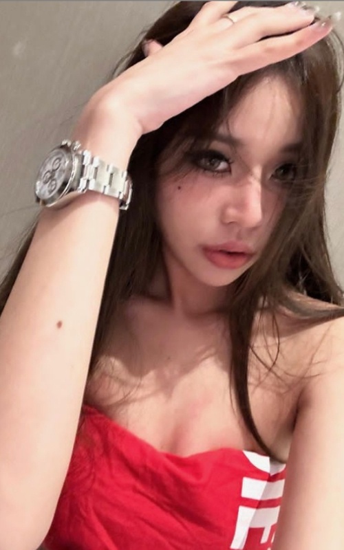 Descubre la Pasión y Misterio de Macarena Oscura Hoy