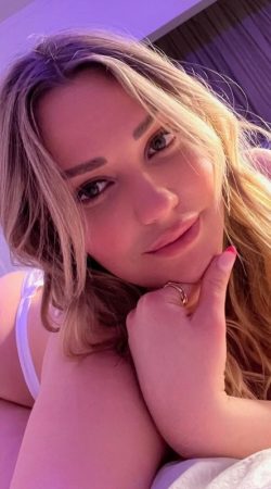 Rebeca Azúcar la Compañía que Enciende tus Deseos